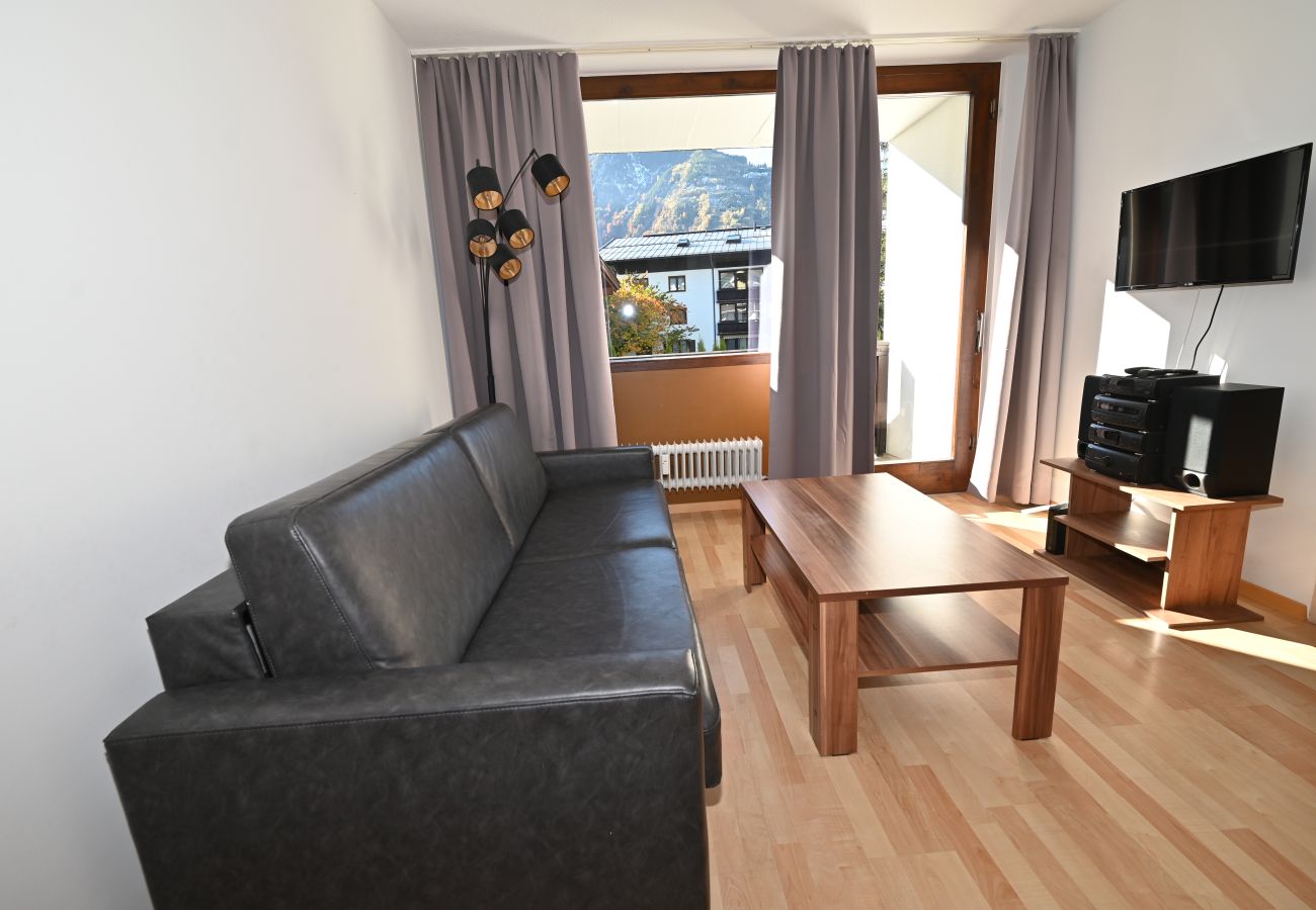 Ferienwohnung in Kaprun - Haus 3 Top 16 - LowBudget Apartment