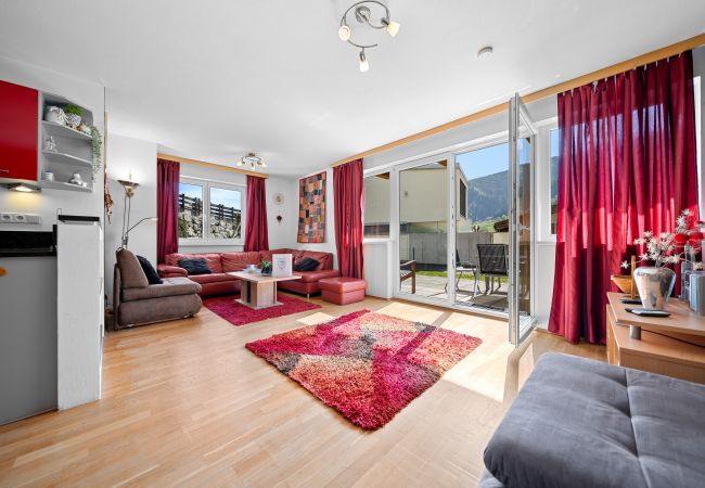  in Kaprun - Apartment Tauernblick Top 3 with garden in Kaprun