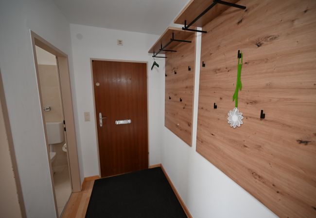 Apartment in Kaprun - Haus 3 Top 16 - LowBudget Apartment Apartment in Kaprun - Haus 3 Top 16 - LowBudget Apartment