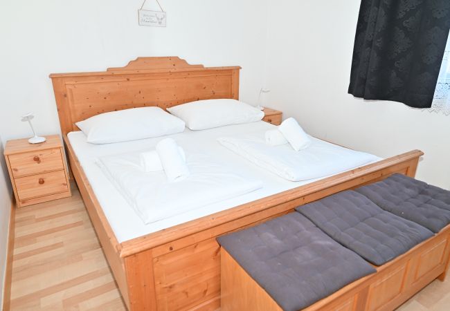 Apartment in Kaprun - Haus 3 Top 16 - LowBudget Apartment Apartment in Kaprun - Haus 3 Top 16 - LowBudget Apartment